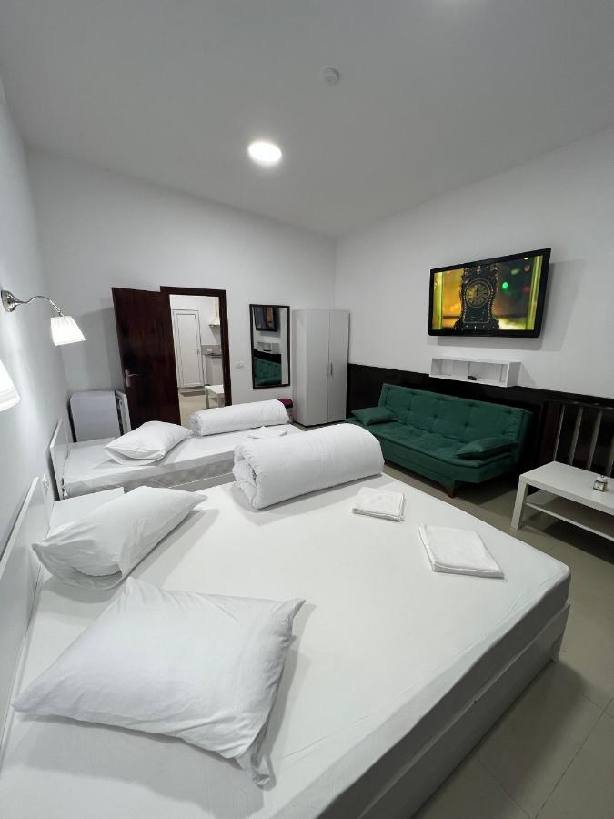 Hostel Casa Popa Nan Bucarest Esterno foto
