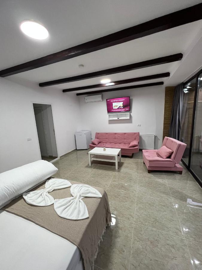 Hostel Casa Popa Nan Bucarest Esterno foto