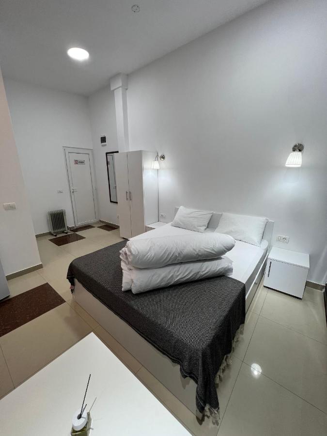 Hostel Casa Popa Nan Bucarest Esterno foto
