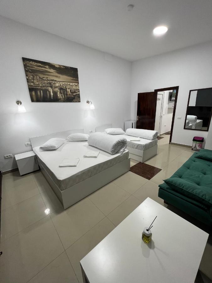 Hostel Casa Popa Nan Bucarest Esterno foto