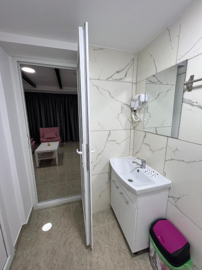 Hostel Casa Popa Nan Bucarest Esterno foto