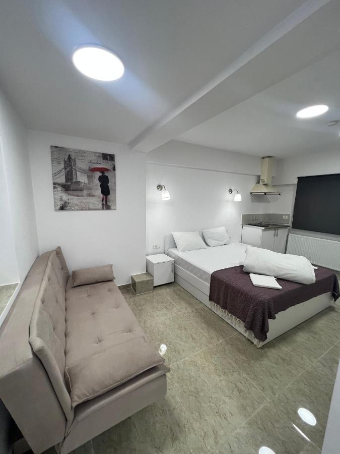 Hostel Casa Popa Nan Bucarest Esterno foto