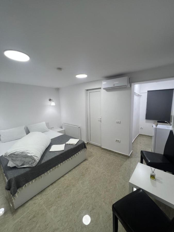 Hostel Casa Popa Nan Bucarest Esterno foto